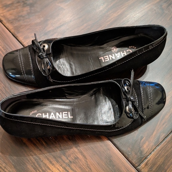 CHANEL Shoes - Chanel vintage heels
